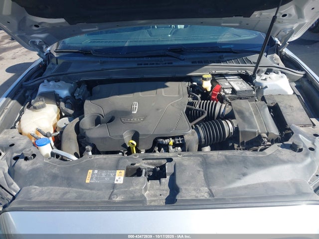 1LN6L9SP1H5608586 Lincoln Continental Select