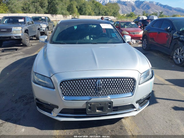 1LN6L9SP1H5608586 Lincoln Continental Select