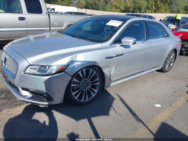 1LN6L9SP1H5608586 Lincoln Continental Select