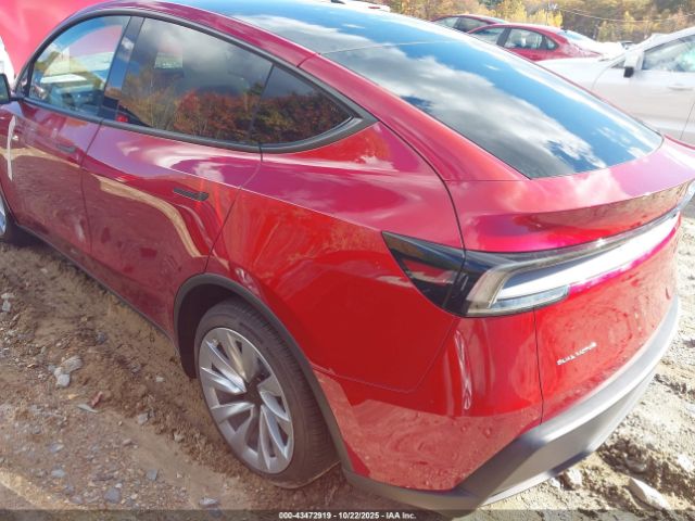 2026 TESLA MODEL Y 7SAYGDEE9TF324857 Photo 2