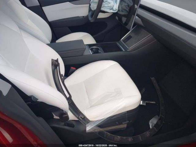 2026 TESLA MODEL Y 7SAYGDEE9TF324857 Photo 4
