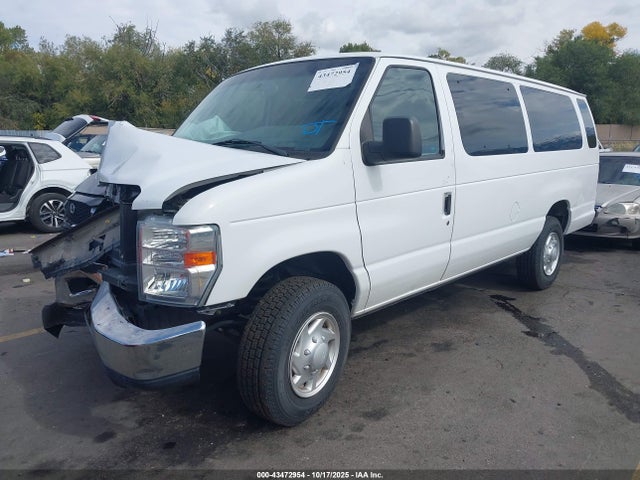 Ford Econoline E350 Super Duty Wagon 2014 1FBSS3BL2EDA27698 Image 2