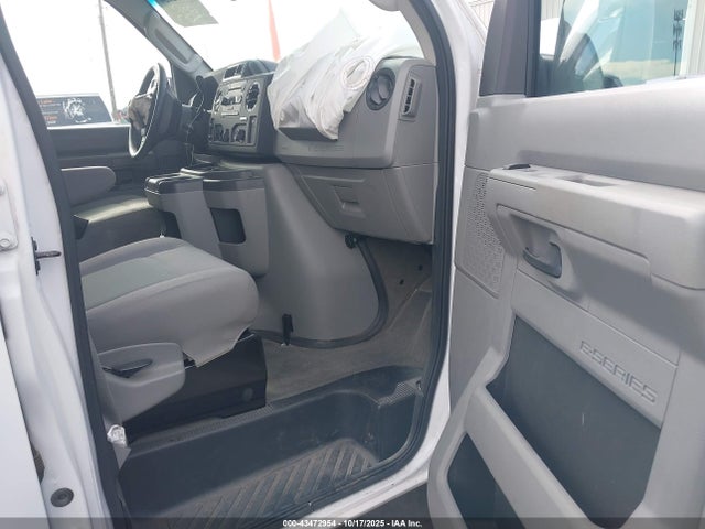 Ford Econoline E350 Super Duty Wagon 2014 1FBSS3BL2EDA27698 Image 5