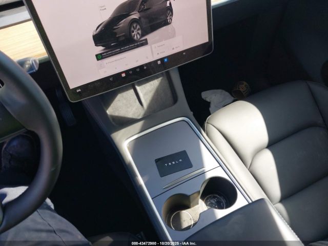 2023 TESLA MODEL Y 7SAYGDEE4PA137965 Photo 10
