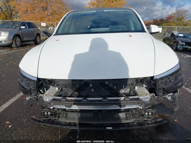 2026 TESLA MODEL Y 7SAYGDEE9TF386369 Photo 5