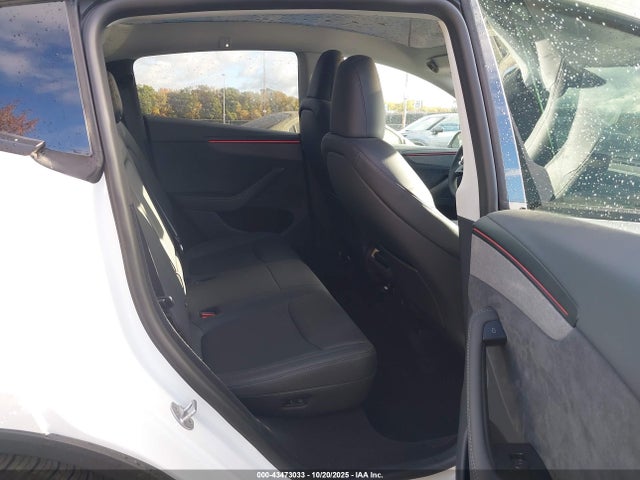 2026 TESLA MODEL Y 7SAYGDEE9TF386369 Photo 7