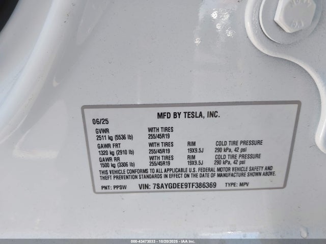 2026 TESLA MODEL Y 7SAYGDEE9TF386369 Photo 8