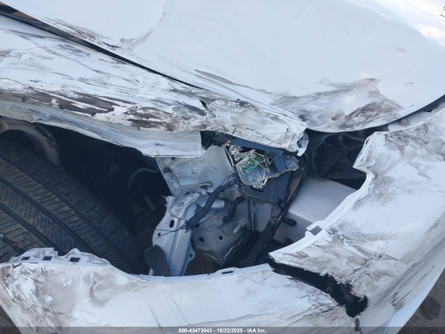 2022 TESLA MODEL 3 5YJ3E1EB8NF333635 Photo 9