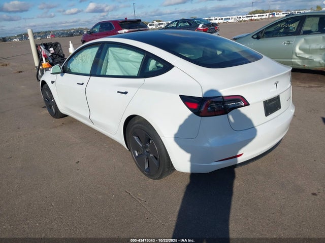 2022 TESLA MODEL 3 5YJ3E1EB8NF333635 Photo 2
