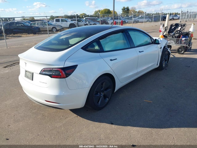2022 TESLA MODEL 3 5YJ3E1EB8NF333635 Photo 3