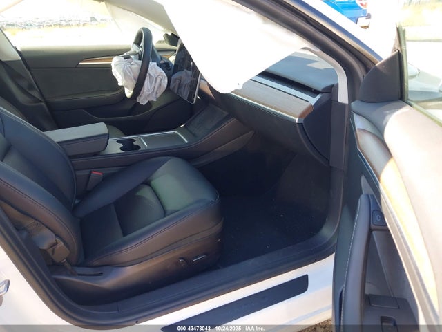 2022 TESLA MODEL 3 5YJ3E1EB8NF333635 Photo 4