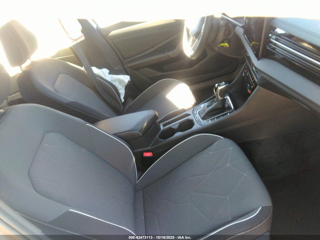 3VWBX7BU9SM087987 Volkswagen Jetta 1.5t Sport