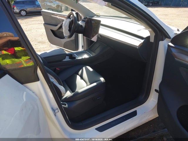 2023 TESLA MODEL Y 7SAYGDEE3PA114435 Photo 4