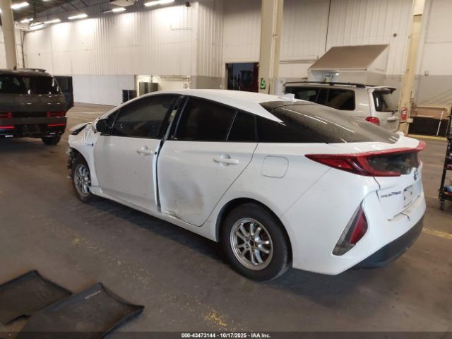 2019 TOYOTA PRIUS PRIME JTDKARFP1K3110748 Photo 2