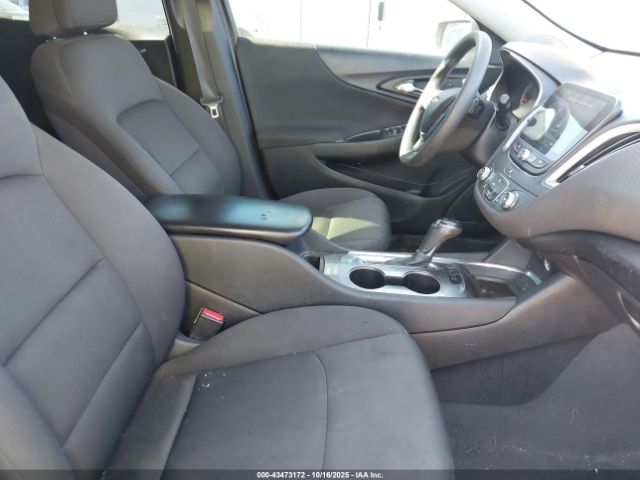 2019 CHEVROLET MALIBU 1G1ZC5ST2KF126825 Photo 4