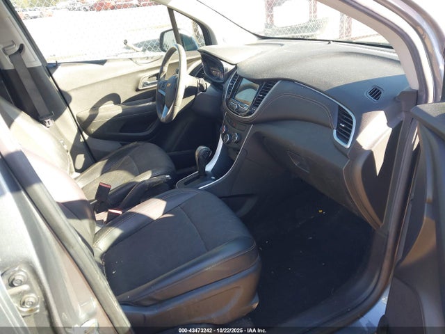 2019 CHEVROLET TRAX KL7CJLSB5KB928837 Photo 4