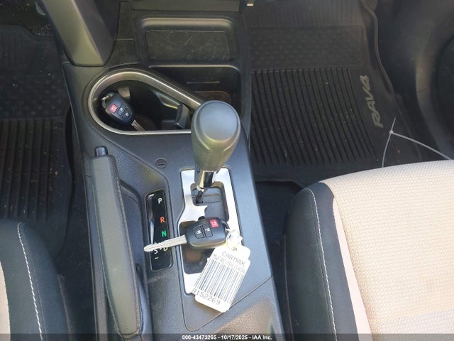JTMWFREV5HJ143436 Toyota Rav4 Xle