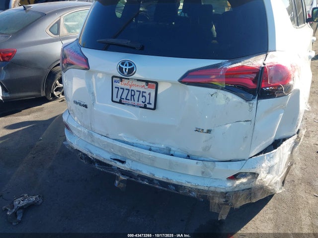 JTMWFREV5HJ143436 Toyota Rav4 Xle