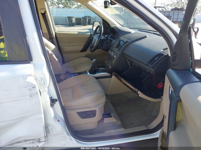 Продажа на аукционе авто 2013 Land Rover Lr2, vin: SALFR2BG1DH373599, номер лота: 43473292
