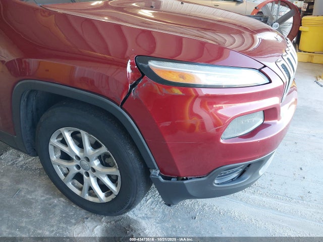 1C4PJLAB8GW172880 Jeep Cherokee Sport