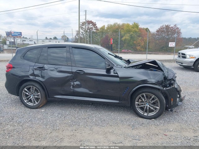 BMW X3 2019 5UXTR9C50KLR11122 Image 13