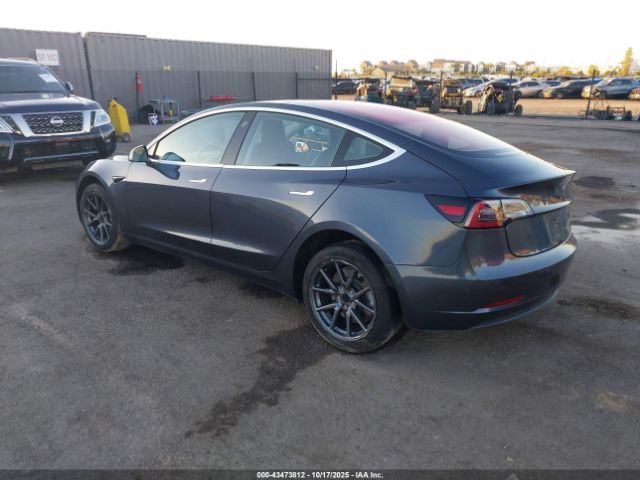2018 TESLA MODEL 3 5YJ3E1EA4JF002844 Photo 2