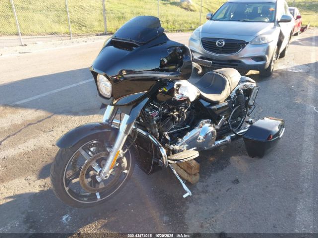 2024 HARLEY-DAVIDSON FLHX 1HD1KB71XRB646011 Photo 1