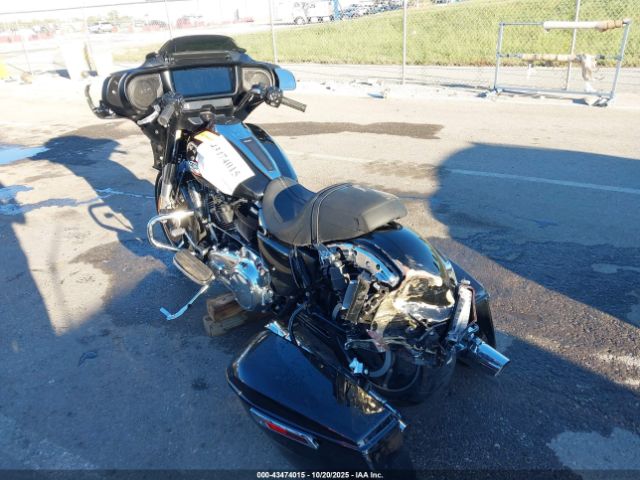 2024 HARLEY-DAVIDSON FLHX 1HD1KB71XRB646011 Photo 2