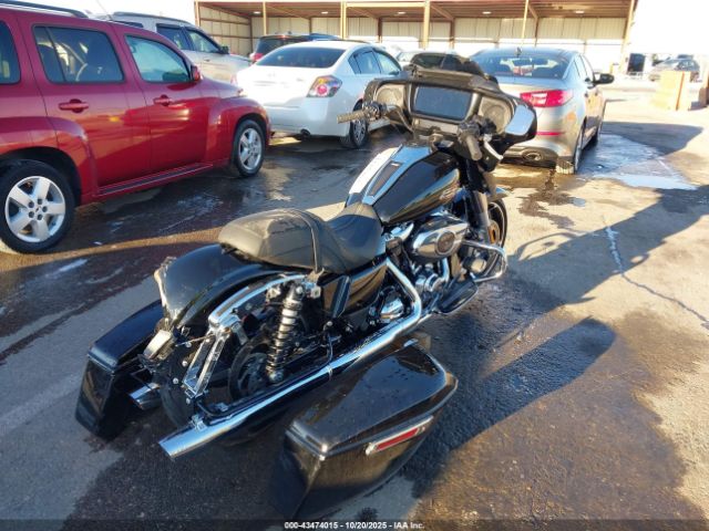2024 HARLEY-DAVIDSON FLHX 1HD1KB71XRB646011 Photo 3
