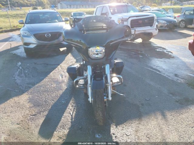2024 HARLEY-DAVIDSON FLHX 1HD1KB71XRB646011 Photo 4