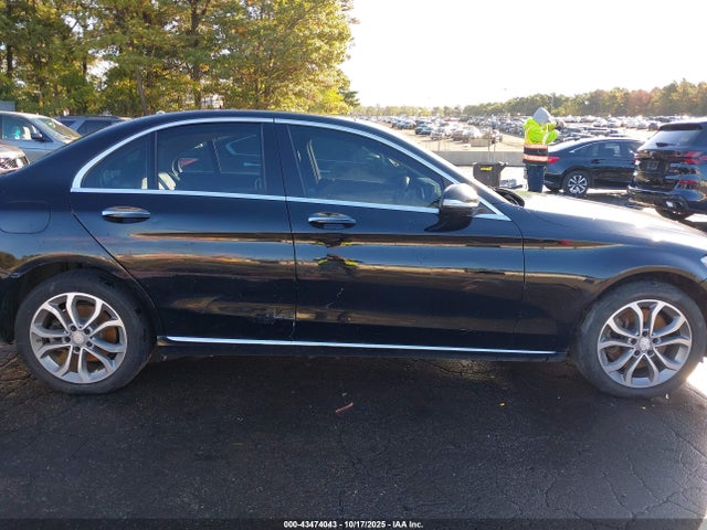 Продажа на аукционе авто 2015 Mercedes-benz C 300 4matic, vin: 55SWF4KBXFU064635, номер лота: 43474043