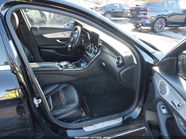 Продажа на аукционе авто 2015 Mercedes-benz C 300 4matic, vin: 55SWF4KBXFU064635, номер лота: 43474043