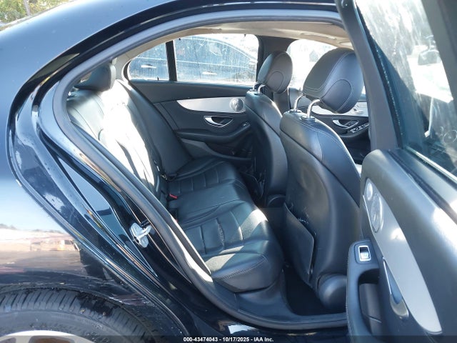 Продажа на аукционе авто 2015 Mercedes-benz C 300 4matic, vin: 55SWF4KBXFU064635, номер лота: 43474043