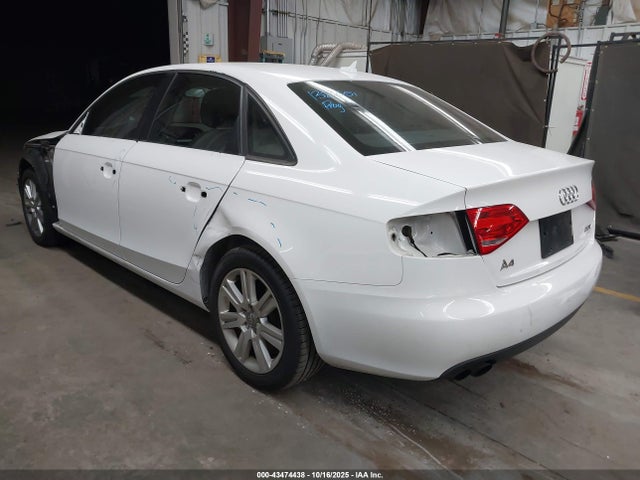 2011 AUDI A4 WAUAFAFL2BN036592 Photo 2