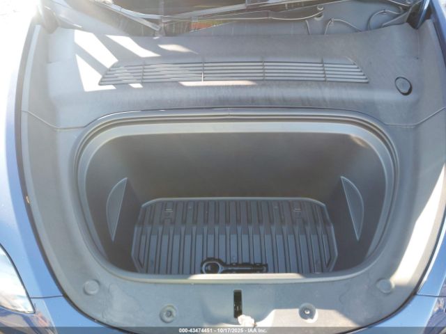 2024 TESLA MODEL Y 7SAYGDED6RF038089 Photo 9