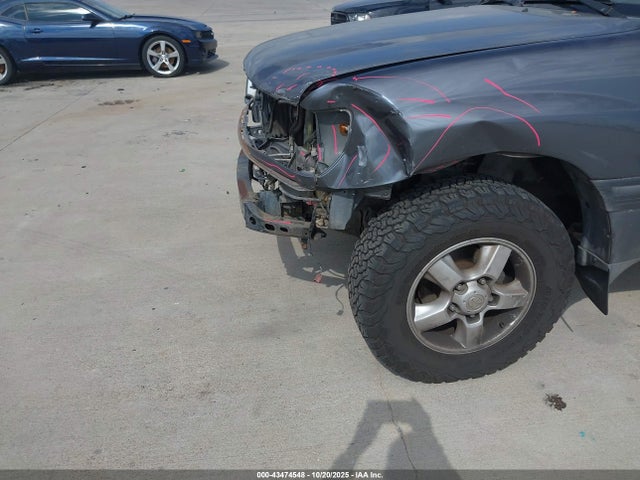 2005 TOYOTA LAND CRUISER JTEHT05J552070760 Photo 5