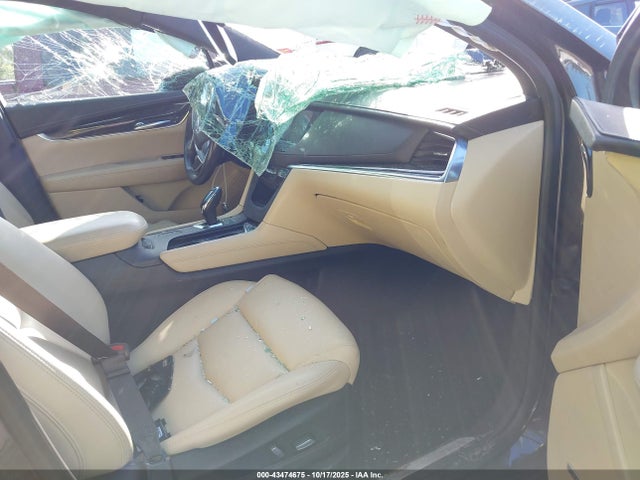 2018 CADILLAC XT5 1GYKNARS0JZ121655 Photo 4