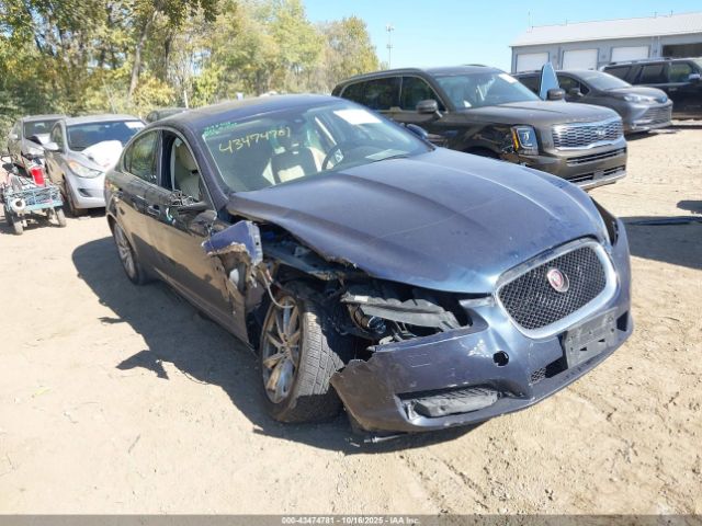 2012 JAGUAR XF SAJWA0FBXCLS46641 Photo 0