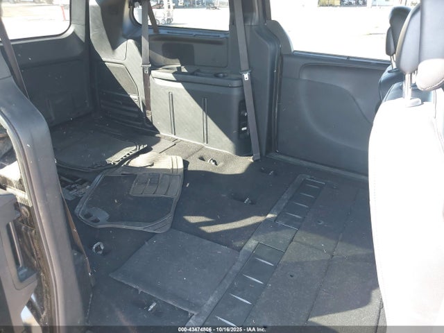2C4RDGEG9HR755630 Dodge GRAND CARA