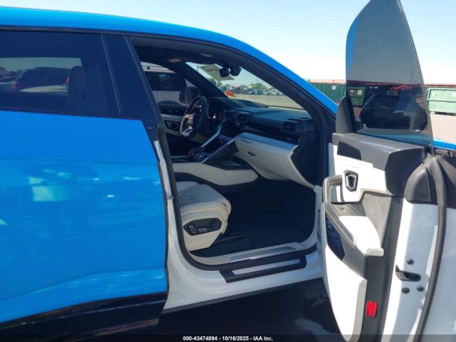 2019 LAMBORGHINI URUS ZPBUA1ZL1KLA06062 Photo 4