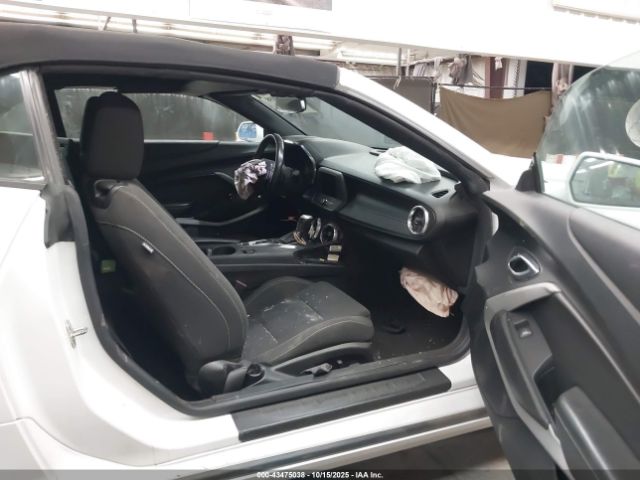 2020 CHEVROLET CAMARO 1G1FB3DX2L0131926 Photo 4