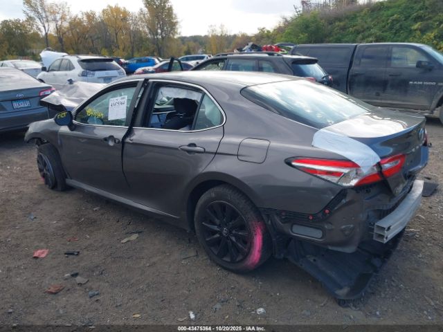 2018 TOYOTA CAMRY 4T1B11HK7JU106422 Photo 2