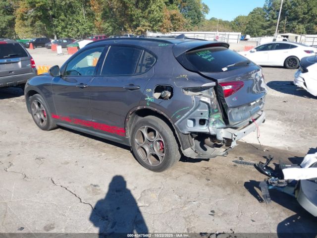 2018 ALFA ROMEO STELVIO ZASFAKPN4J7B58961 Photo 2