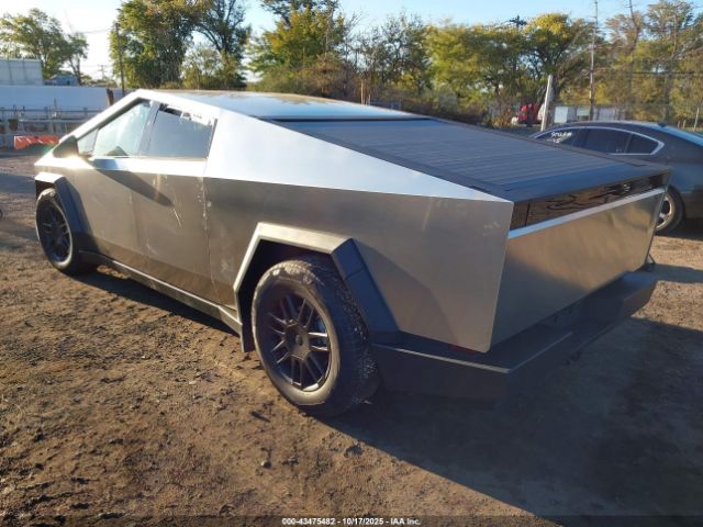 2025 TESLA CYBERTRUCK 7G2CEHED4SA079437 Photo 2