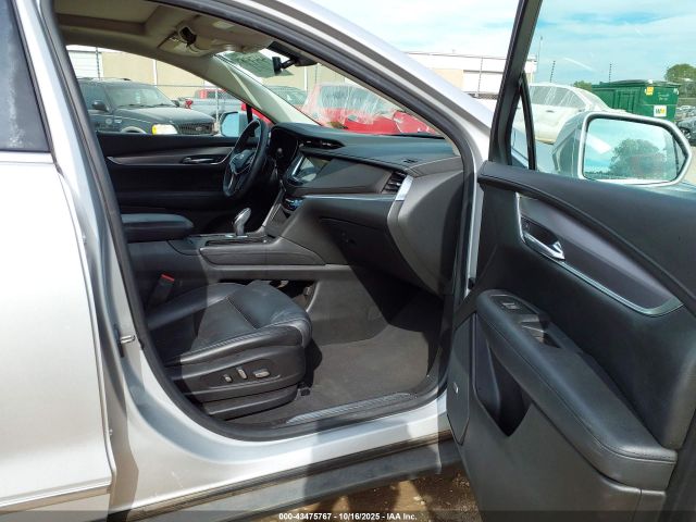 2017 CADILLAC XT5 1GYKNBRSXHZ268243 Photo 4