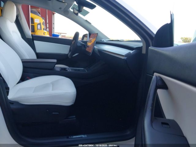 2021 TESLA MODEL Y 5YJYGDEF7MF215952 Photo 4