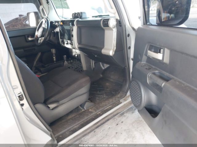 2014 TOYOTA FJ CRUISER JTEBU4BF3EK183777 Photo 4
