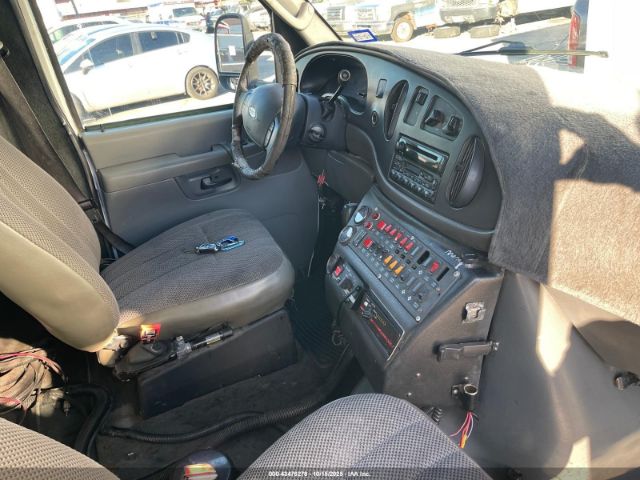 2003 FORD E-450 CUTAWAY 1FDXE45F03HB51684 Photo 4