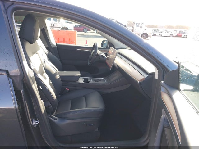 2024 TESLA MODEL Y 7SAYGDEE6RF990910 Photo 4