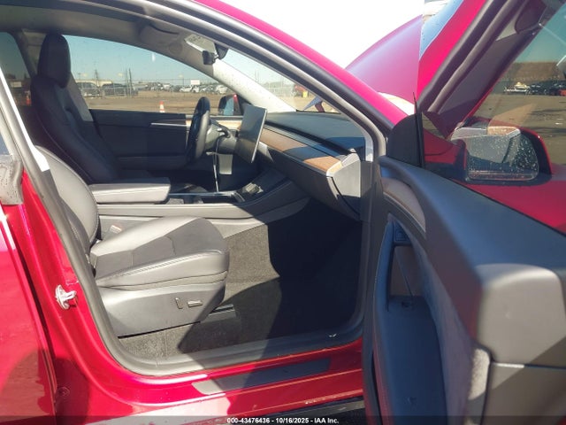 2024 TESLA MODEL Y 7SAYGDEE2RF081255 Photo 4